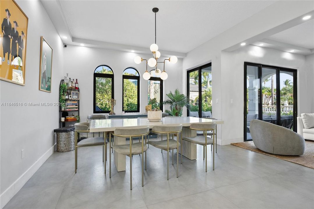 Recently Sold: $1,525,000 (4 beds, 3 baths, 2361 Square Feet)