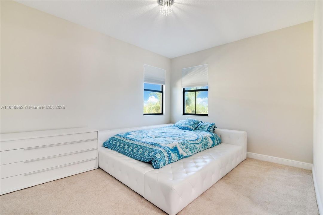 En Venta: $1,900,000 (5 camas, 4 baños, 3995 Pies cuadrados)