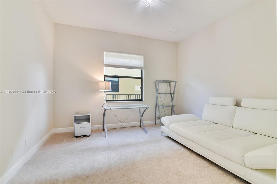 En Venta: $1,900,000 (5 camas, 4 baños, 3995 Pies cuadrados)