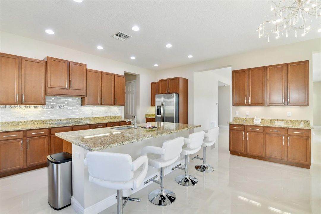 En Venta: $1,900,000 (5 camas, 4 baños, 3995 Pies cuadrados)