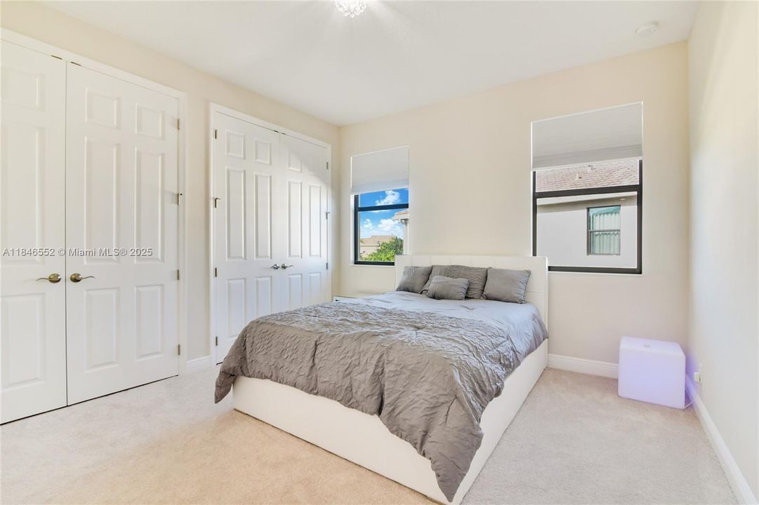 En Venta: $1,900,000 (5 camas, 4 baños, 3995 Pies cuadrados)