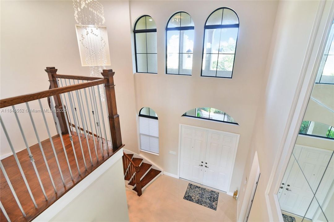 En Venta: $1,900,000 (5 camas, 4 baños, 3995 Pies cuadrados)