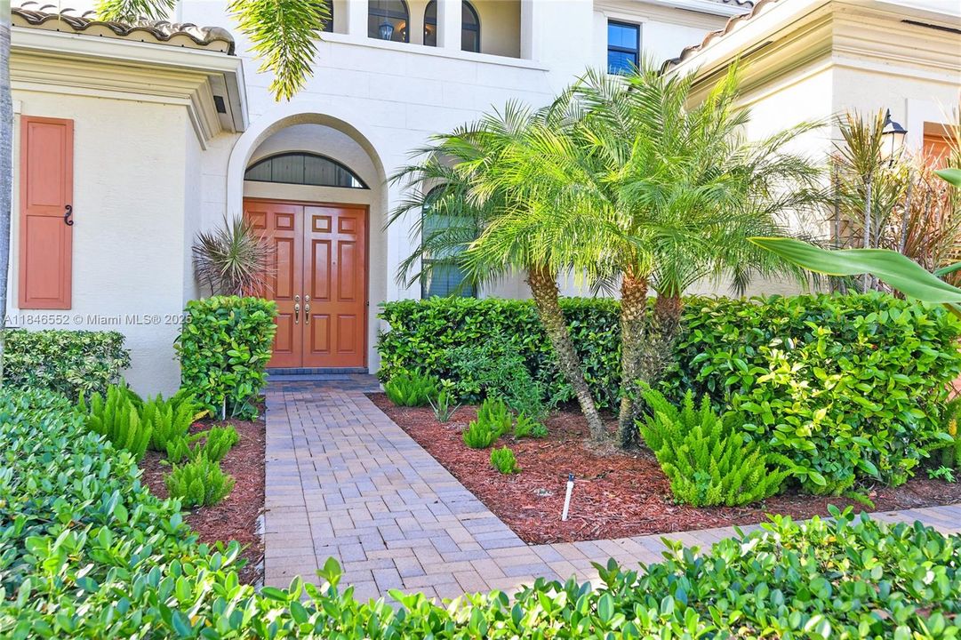 En Venta: $1,900,000 (5 camas, 4 baños, 3995 Pies cuadrados)