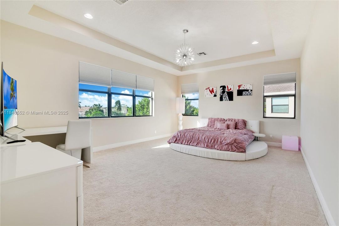 En Venta: $1,900,000 (5 camas, 4 baños, 3995 Pies cuadrados)