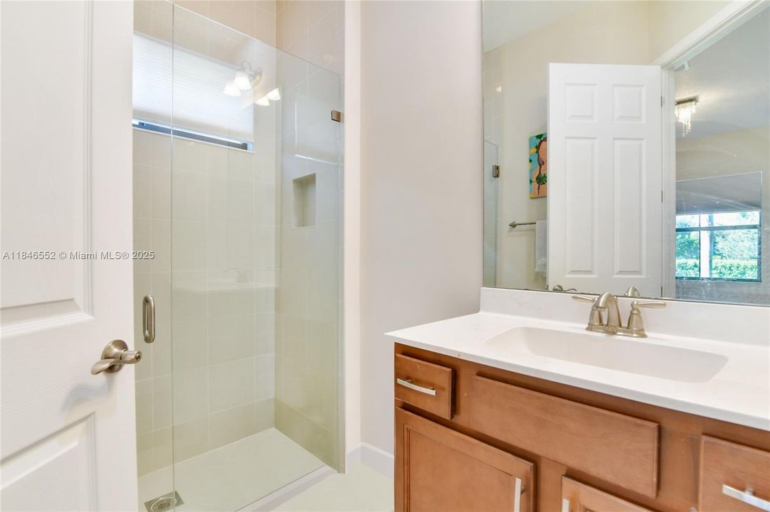 En Venta: $1,900,000 (5 camas, 4 baños, 3995 Pies cuadrados)