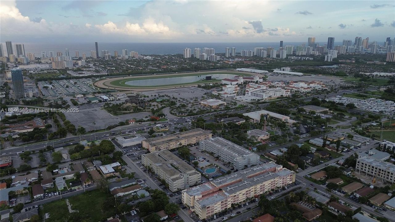 待售: $124,900 (1 贝兹, 1 浴室, 770 平方英尺)