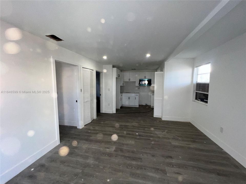 Recently Sold: $375,000 (2 beds, 1 baths, 620 Square Feet)
