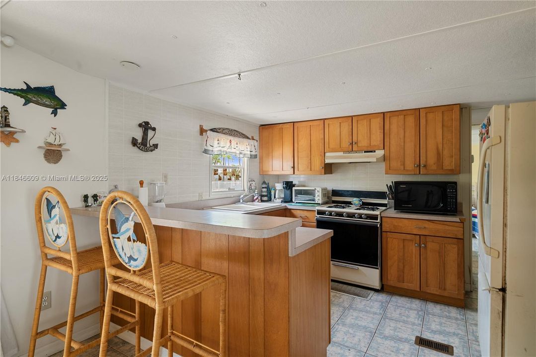 Недавно продано: $795,000 (3 спален, 2 ванн, 1133 Квадратных фут)