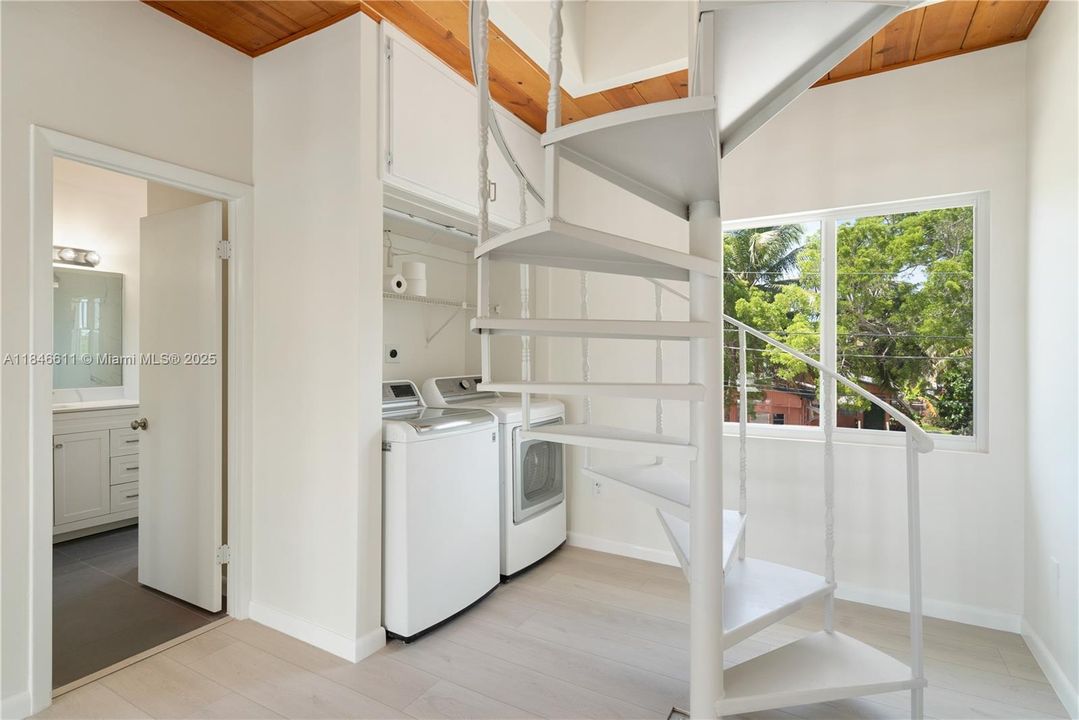 待售: $1,395,000 (3 贝兹, 2 浴室, 1536 平方英尺)