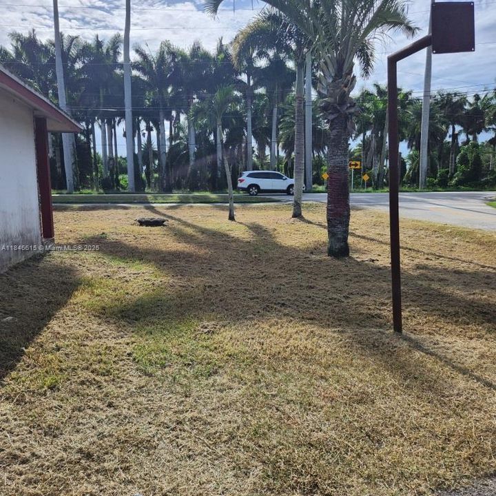 На продажу: $199,900 (5 спален, 2 ванн, 2013 Квадратных фут)