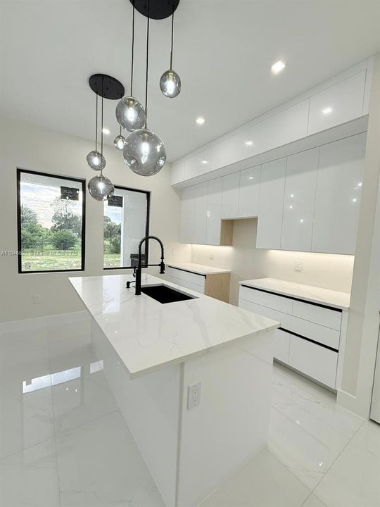 Vendido Recientemente: $450,000 (3 camas, 3 baños, 0 Pies cuadrados)