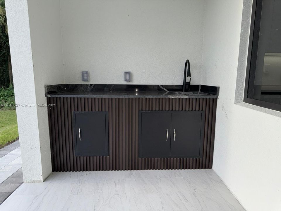 Vendido Recientemente: $450,000 (3 camas, 3 baños, 0 Pies cuadrados)