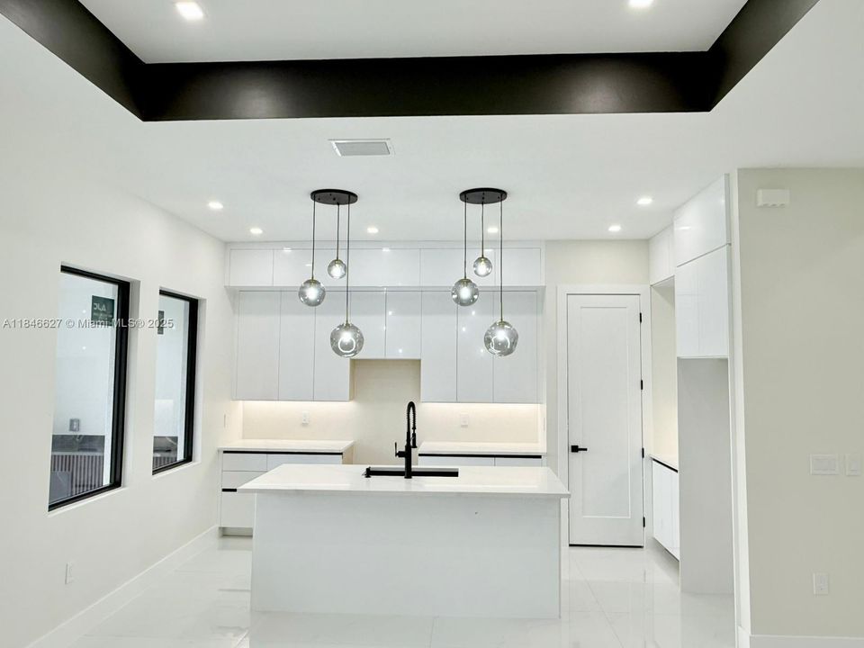 Vendido Recientemente: $450,000 (3 camas, 3 baños, 0 Pies cuadrados)