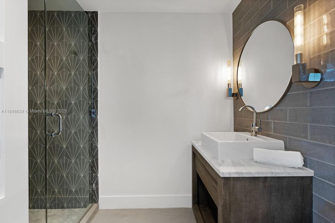 待售: $4,100,000 (3 贝兹, 3 浴室, 2042 平方英尺)