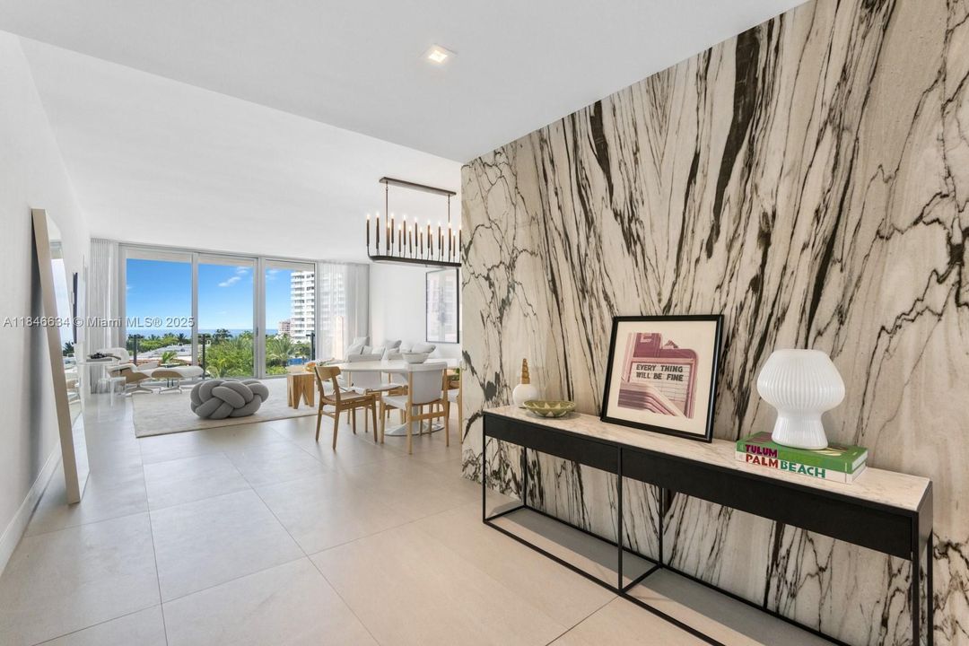 待售: $4,100,000 (3 贝兹, 3 浴室, 2042 平方英尺)