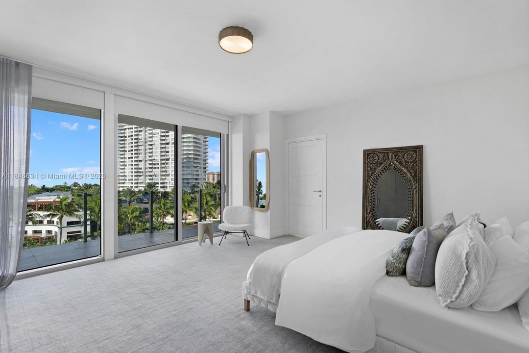 待售: $4,100,000 (3 贝兹, 3 浴室, 2042 平方英尺)