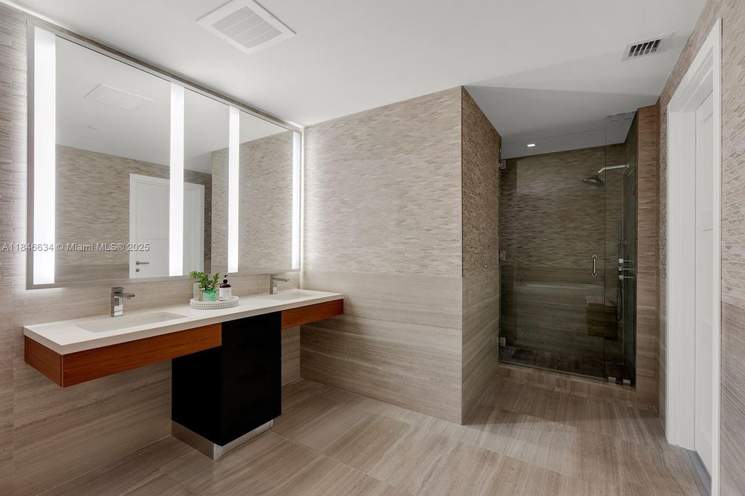 待售: $4,100,000 (3 贝兹, 3 浴室, 2042 平方英尺)