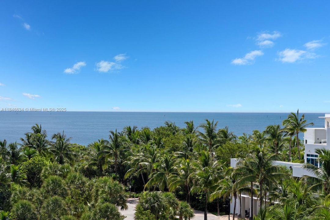 待售: $4,100,000 (3 贝兹, 3 浴室, 2042 平方英尺)