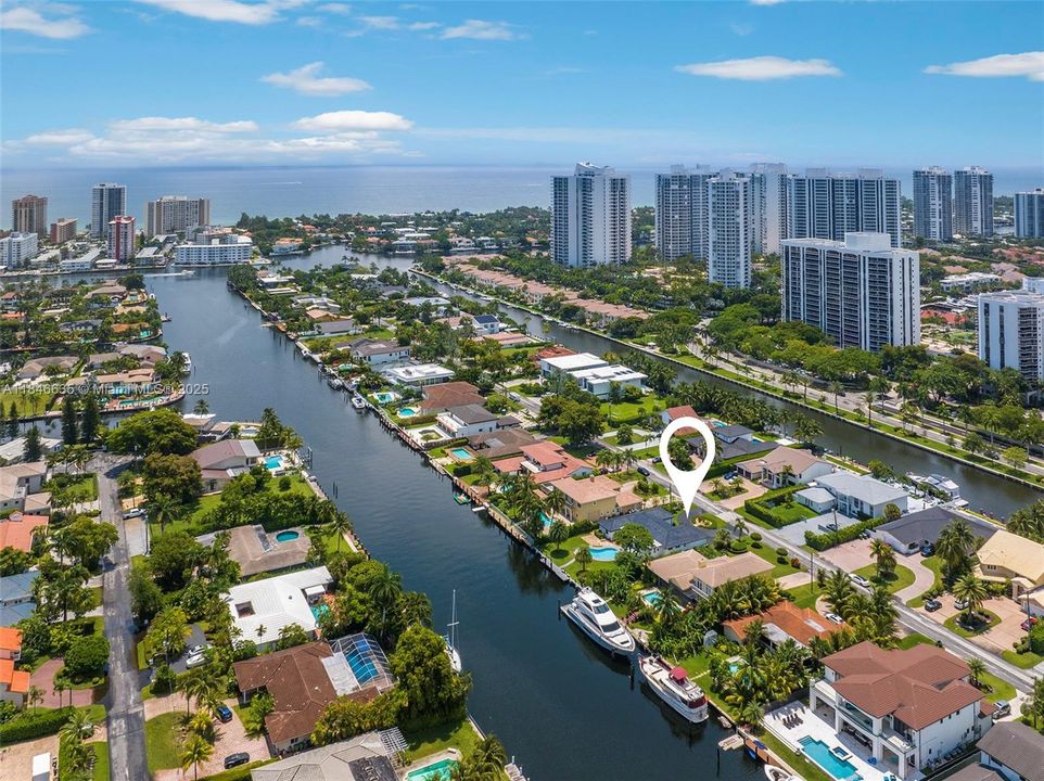 合同活跃: $2,699,000 (3 贝兹, 2 浴室, 2462 平方英尺)