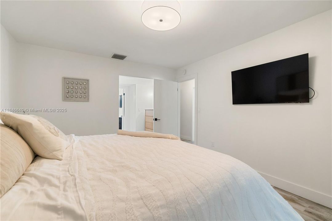 待售: $1,050,000 (3 贝兹, 3 浴室, 1271 平方英尺)