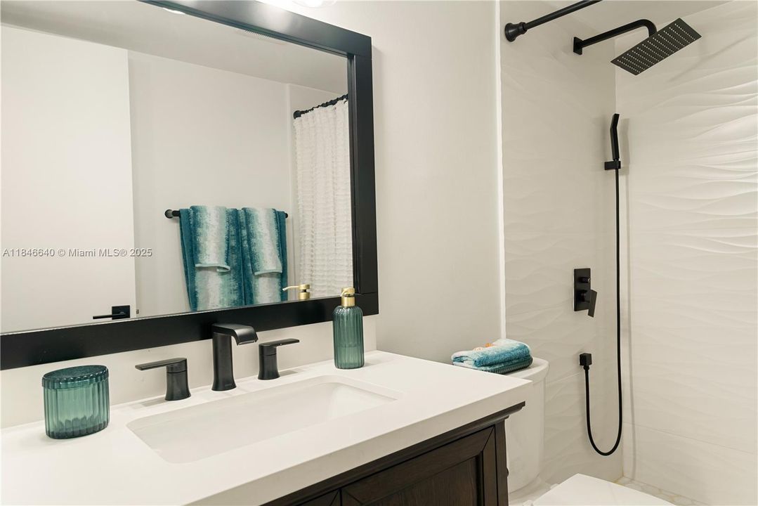 待售: $1,050,000 (3 贝兹, 3 浴室, 1271 平方英尺)