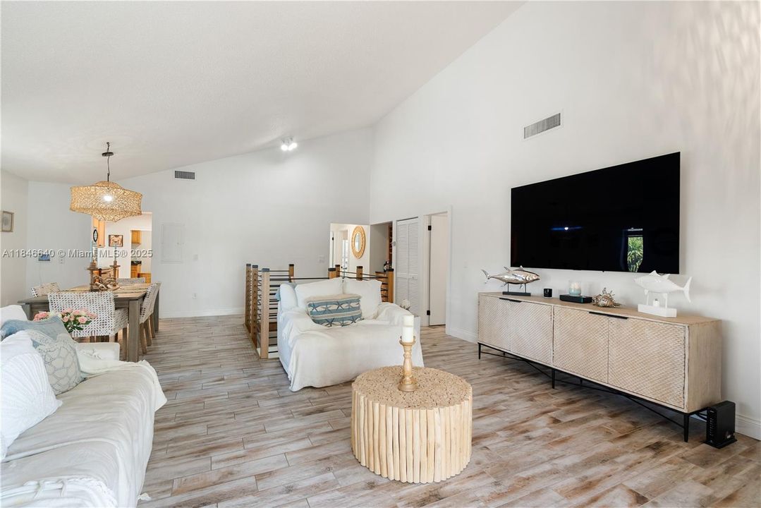 待售: $1,050,000 (3 贝兹, 3 浴室, 1271 平方英尺)