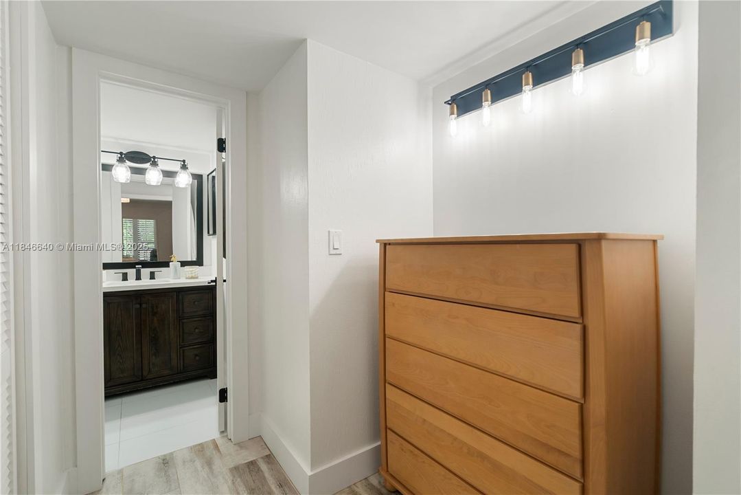 待售: $1,050,000 (3 贝兹, 3 浴室, 1271 平方英尺)