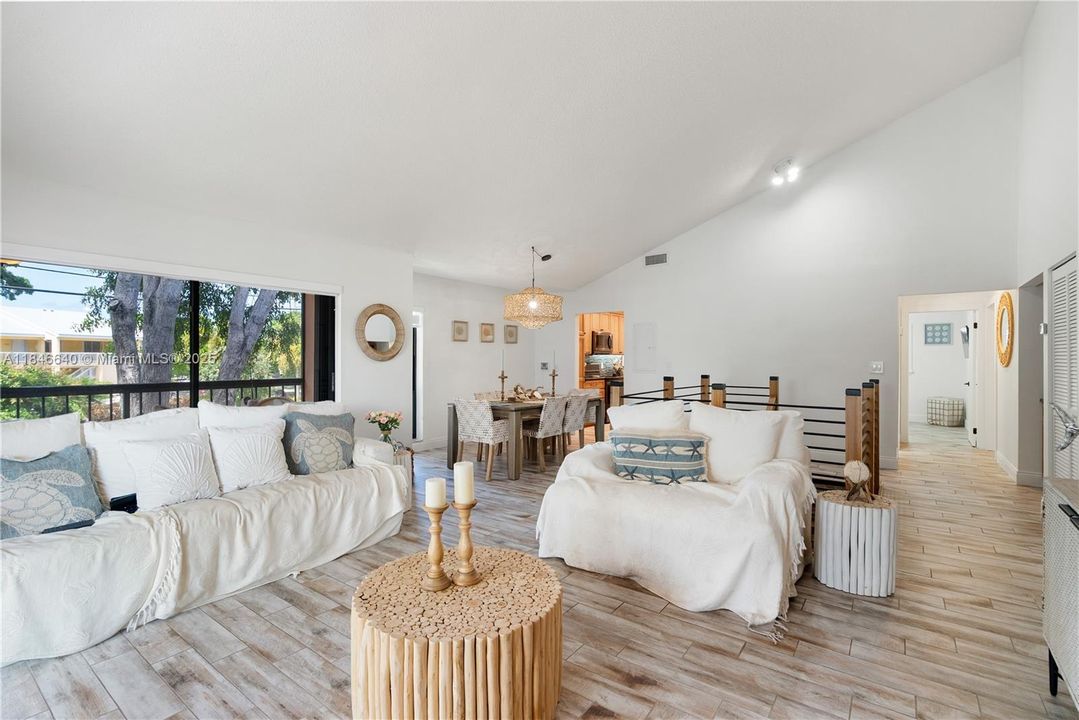 待售: $1,050,000 (3 贝兹, 3 浴室, 1271 平方英尺)