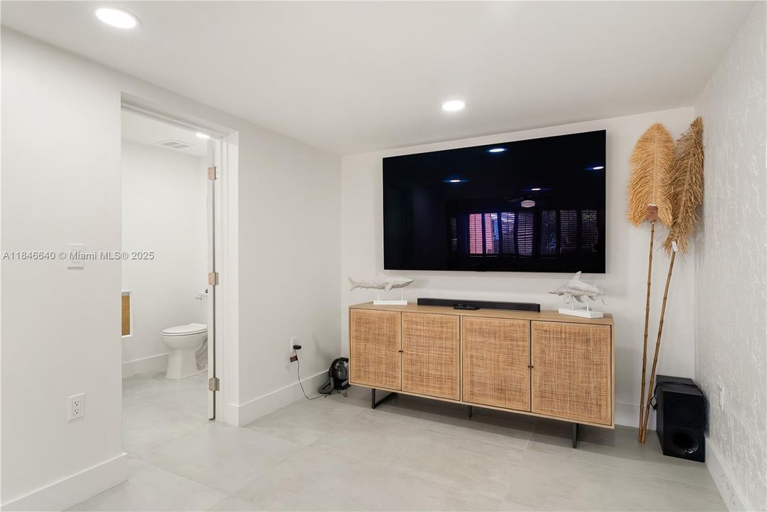 待售: $1,050,000 (3 贝兹, 3 浴室, 1271 平方英尺)