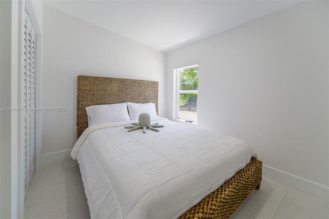 На продажу: $649,000 (2 спален, 2 ванн, 1045 Квадратных фут)