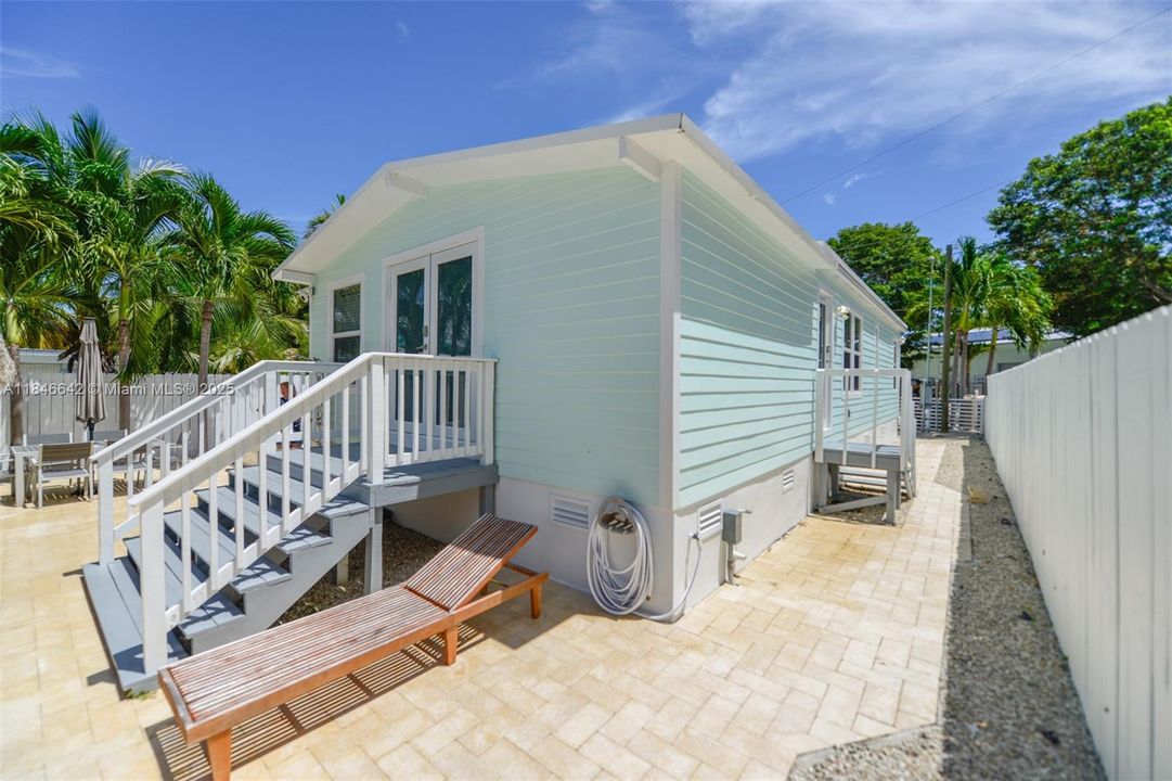 На продажу: $649,000 (2 спален, 2 ванн, 1045 Квадратных фут)