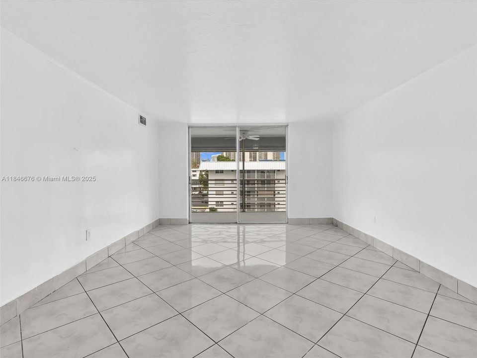 En Venta: $199,900 (2 camas, 2 baños, 1085 Pies cuadrados)