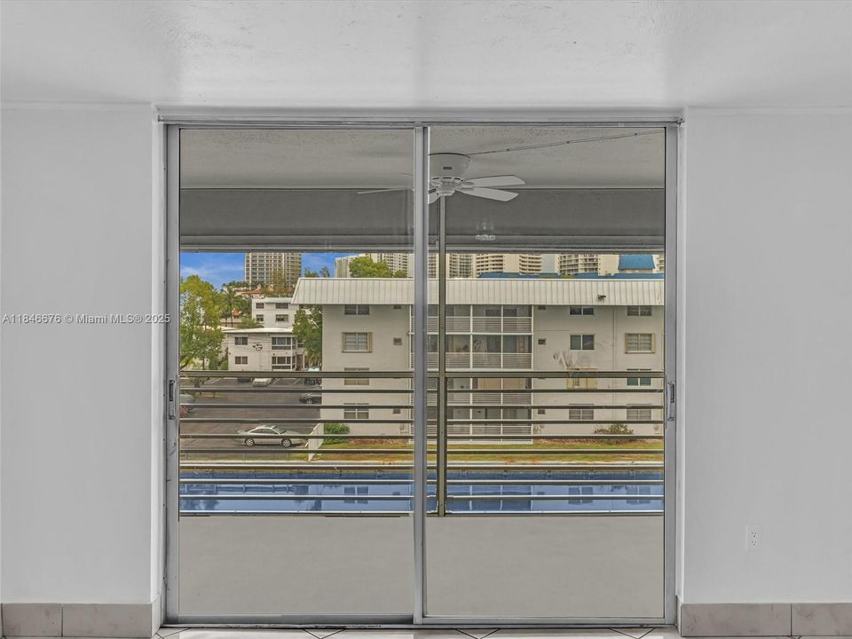 En Venta: $199,900 (2 camas, 2 baños, 1085 Pies cuadrados)