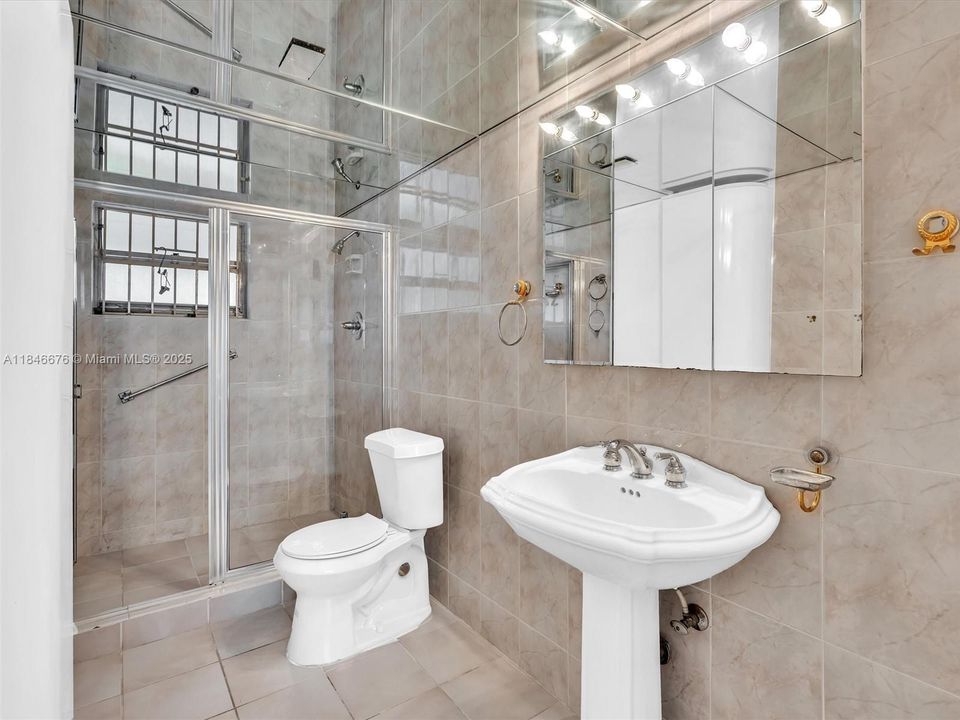 En Venta: $199,900 (2 camas, 2 baños, 1085 Pies cuadrados)