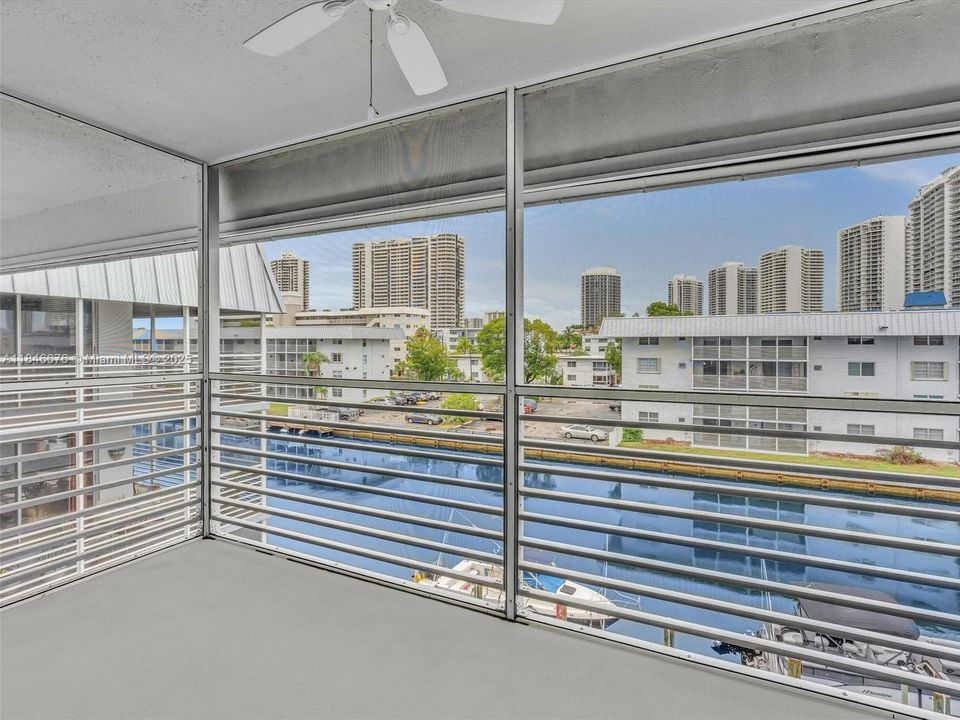 En Venta: $199,900 (2 camas, 2 baños, 1085 Pies cuadrados)