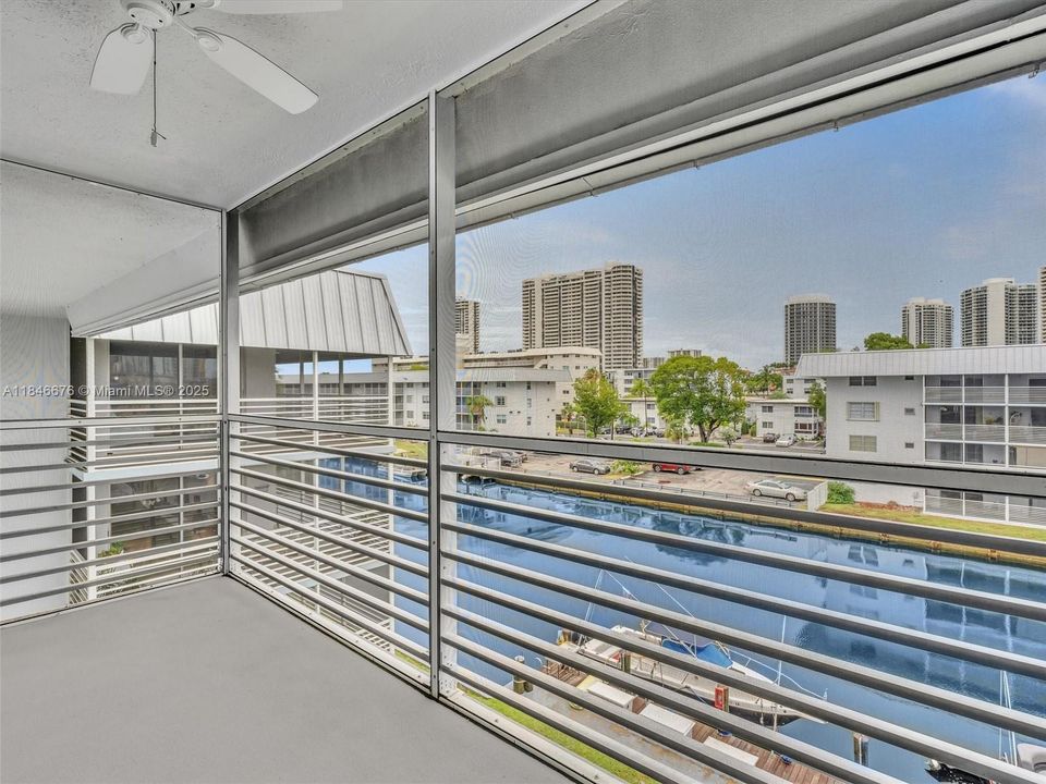 En Venta: $199,900 (2 camas, 2 baños, 1085 Pies cuadrados)