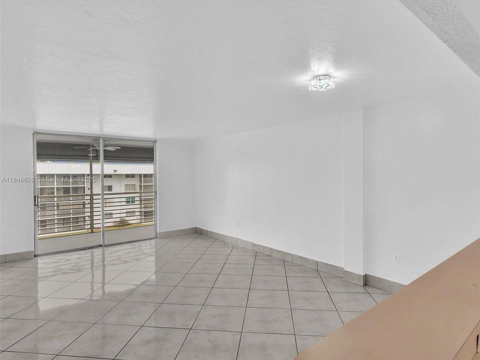 En Venta: $199,900 (2 camas, 2 baños, 1085 Pies cuadrados)