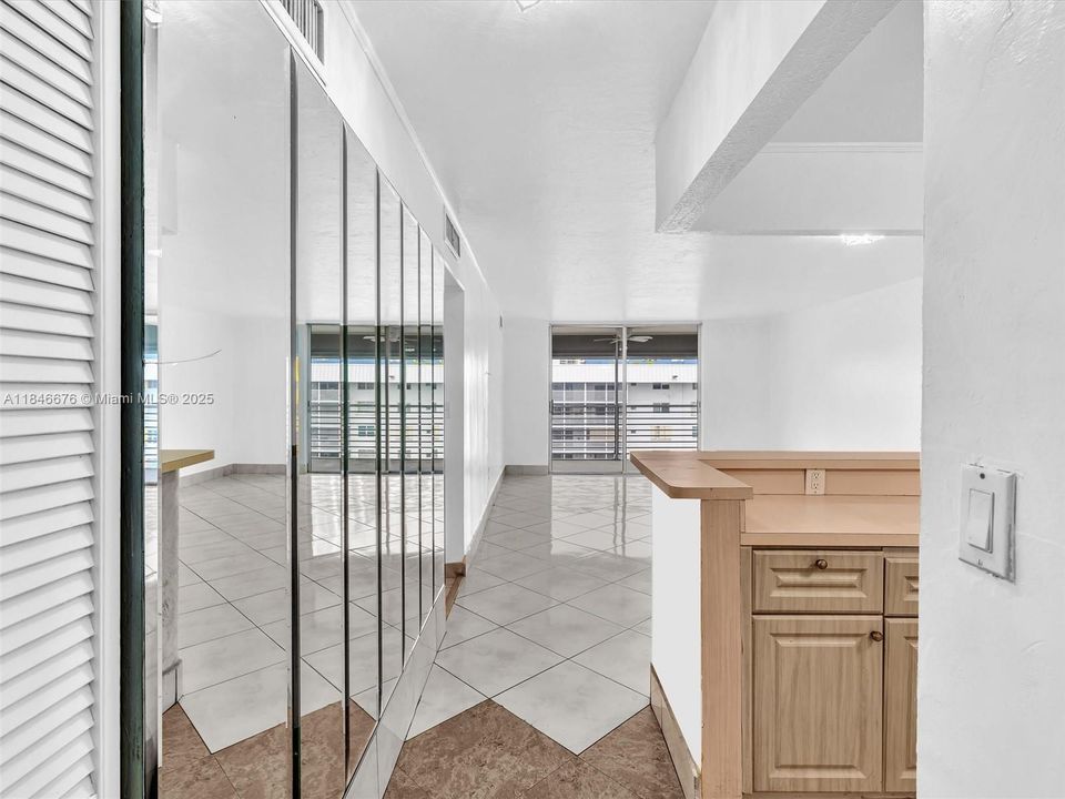 En Venta: $199,900 (2 camas, 2 baños, 1085 Pies cuadrados)