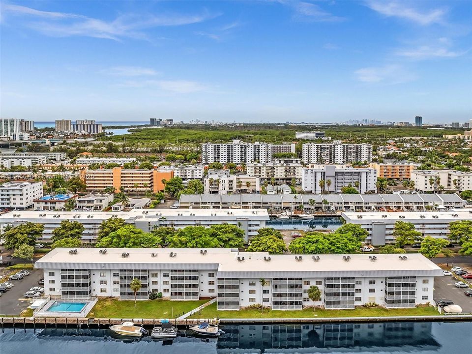 En Venta: $199,900 (2 camas, 2 baños, 1085 Pies cuadrados)