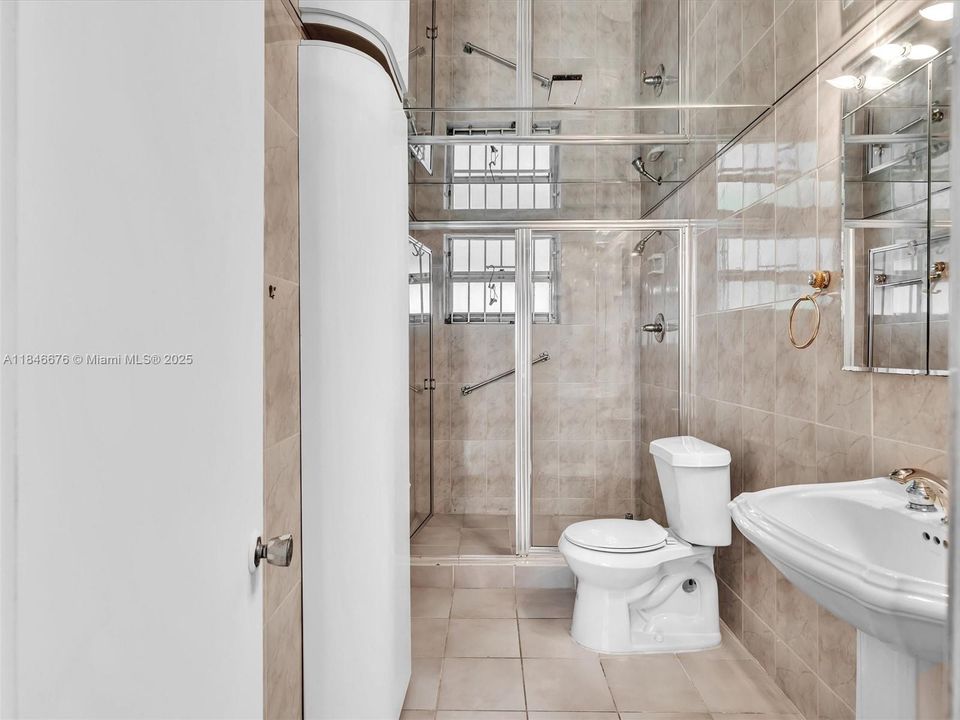 En Venta: $199,900 (2 camas, 2 baños, 1085 Pies cuadrados)