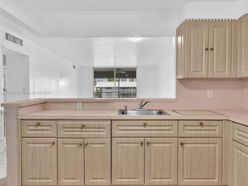 En Venta: $199,900 (2 camas, 2 baños, 1085 Pies cuadrados)