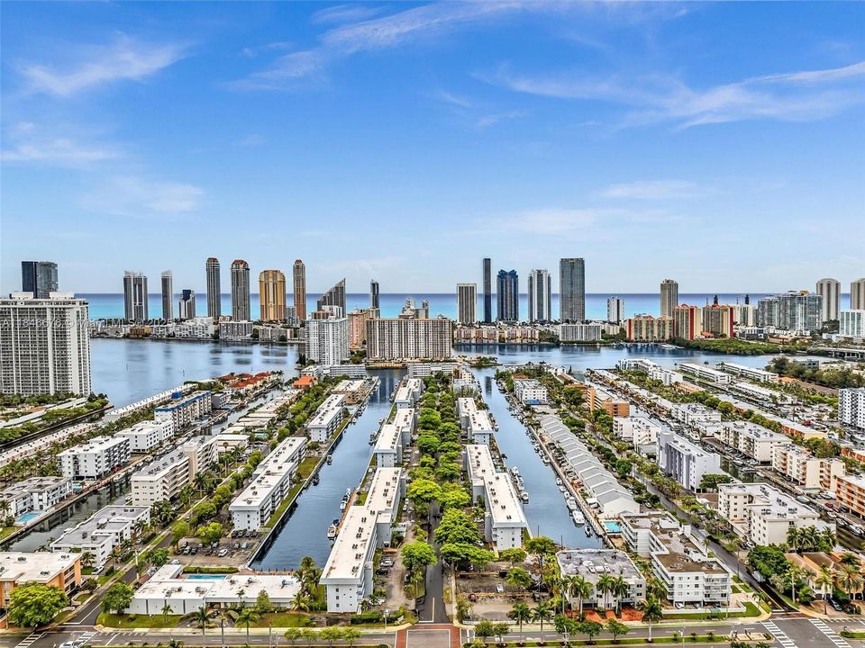 En Venta: $199,900 (2 camas, 2 baños, 1085 Pies cuadrados)