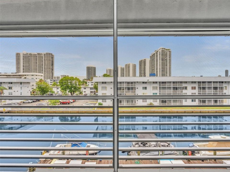 En Venta: $199,900 (2 camas, 2 baños, 1085 Pies cuadrados)