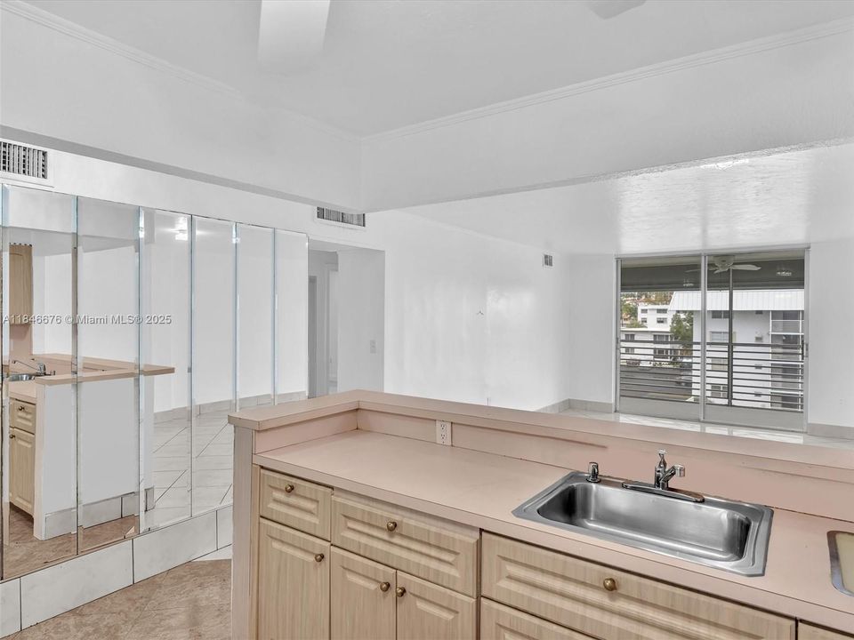 En Venta: $199,900 (2 camas, 2 baños, 1085 Pies cuadrados)