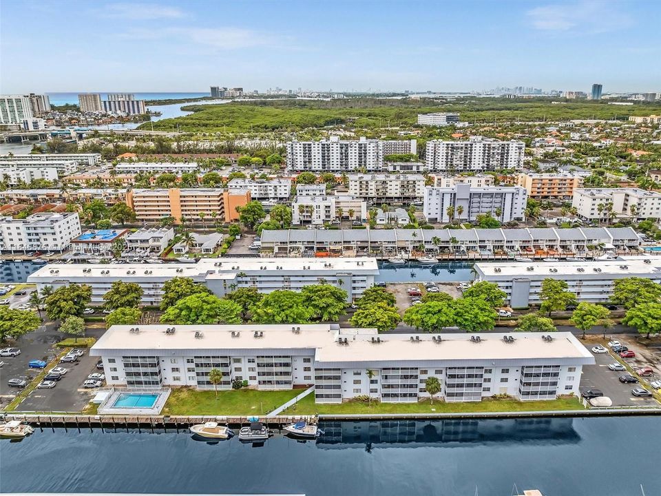 En Venta: $199,900 (2 camas, 2 baños, 1085 Pies cuadrados)