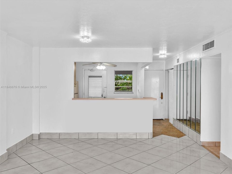 En Venta: $199,900 (2 camas, 2 baños, 1085 Pies cuadrados)