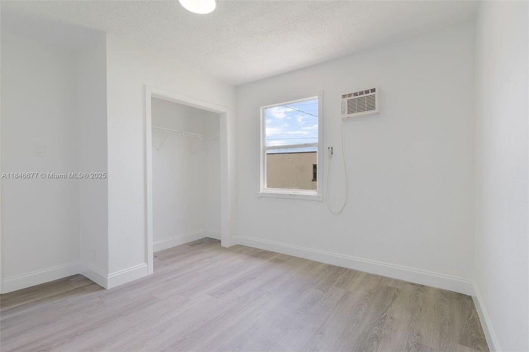 На продажу: $289,000 (3 спален, 2 ванн, 1086 Квадратных фут)