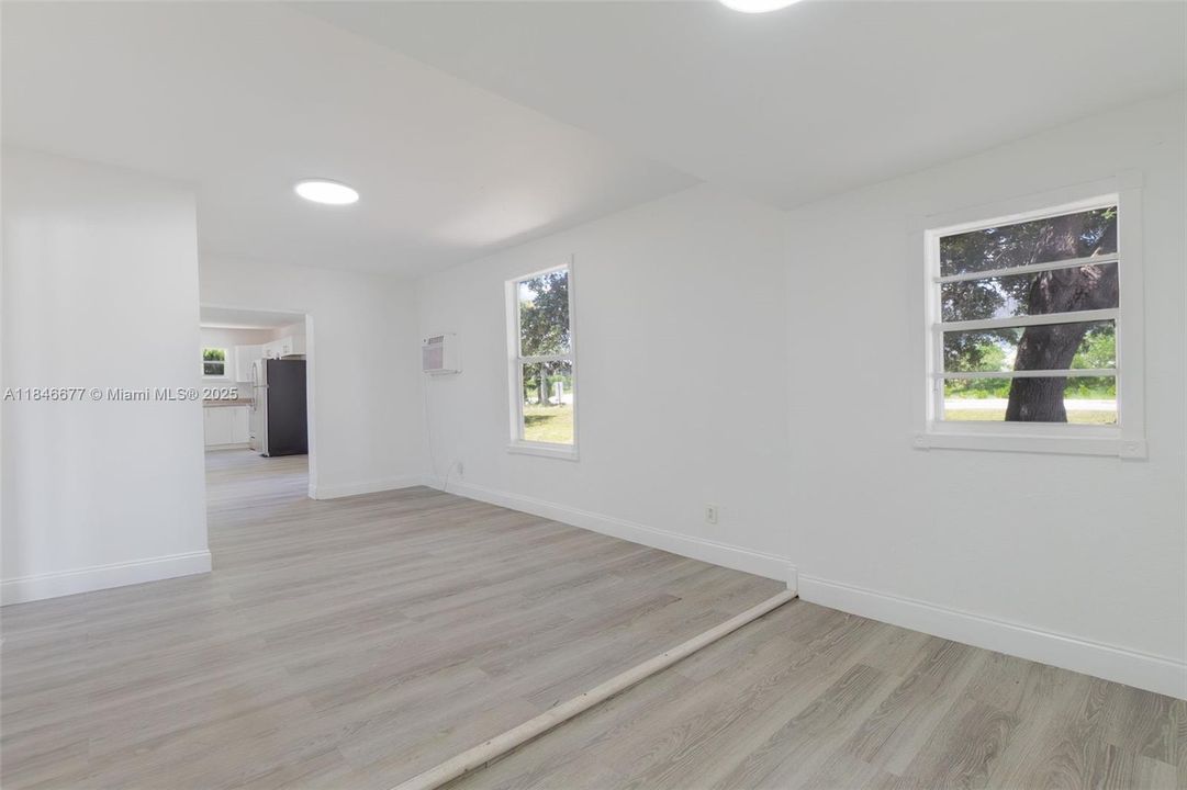 На продажу: $289,000 (3 спален, 2 ванн, 1086 Квадратных фут)