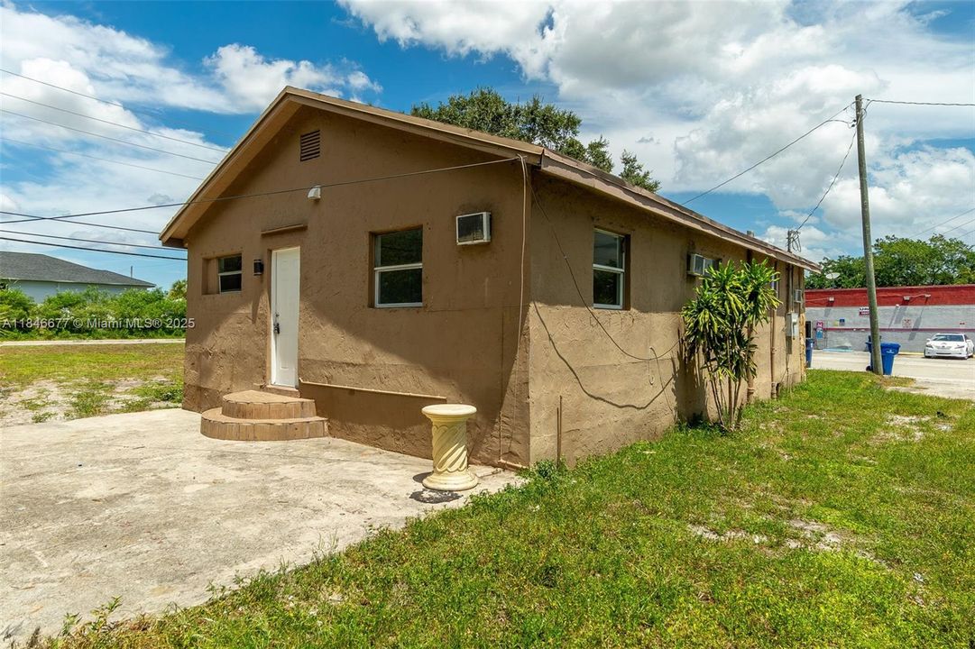 На продажу: $289,000 (3 спален, 2 ванн, 1086 Квадратных фут)