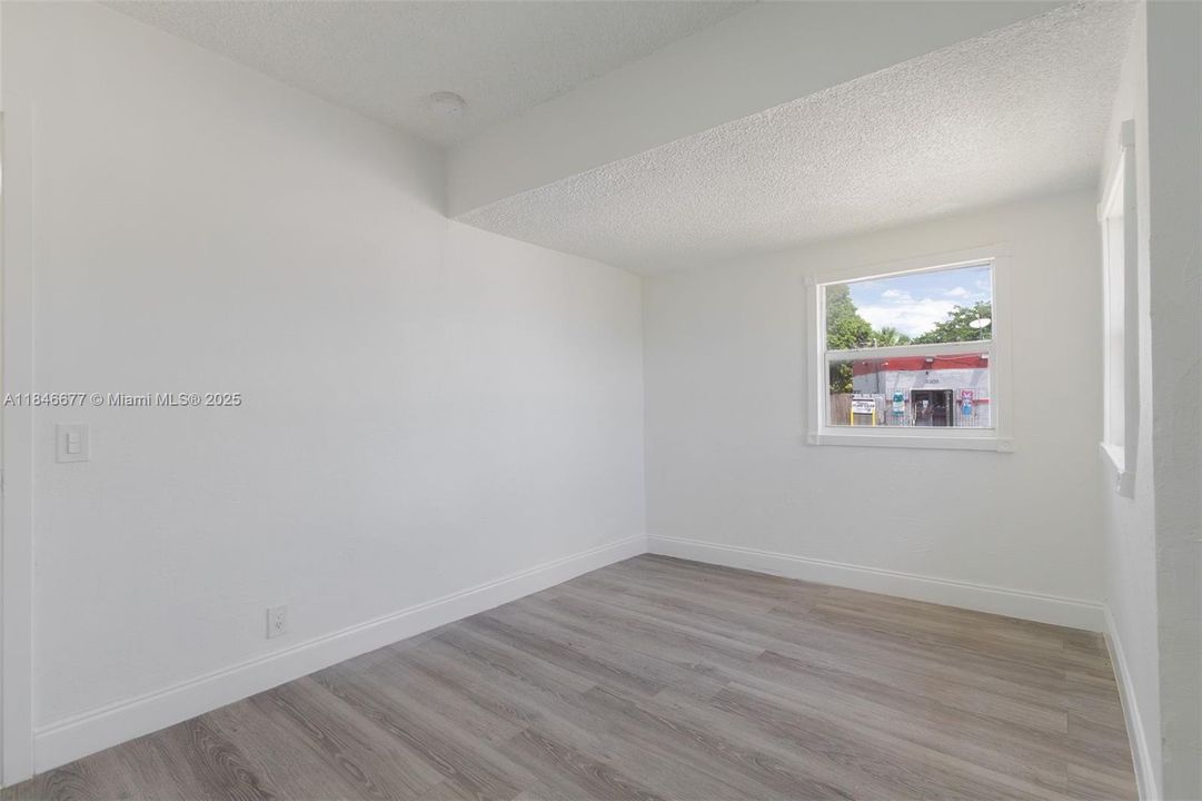 На продажу: $289,000 (3 спален, 2 ванн, 1086 Квадратных фут)